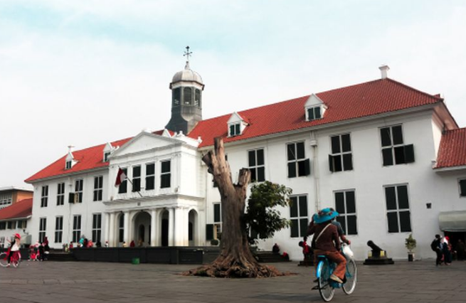 Upaya Pemulihan Perekonomian Belanda Setelah Runtuhnya VOC